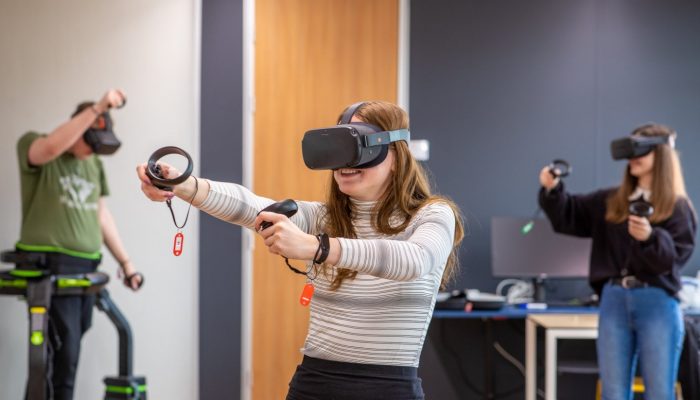 Media, ICT & Design - Studenten met VR bril
