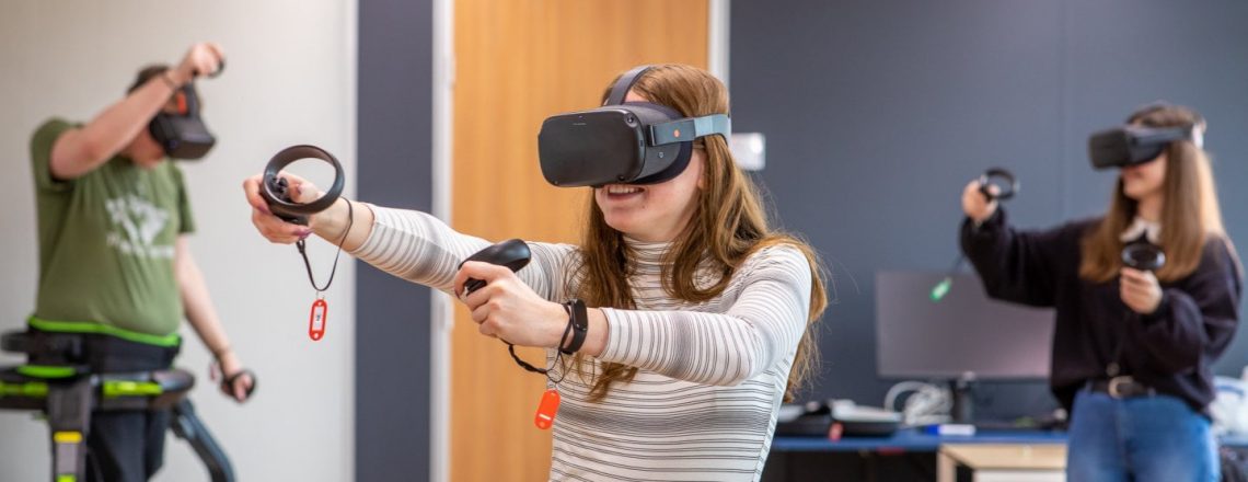 Media, ICT & Design - Studenten met VR bril